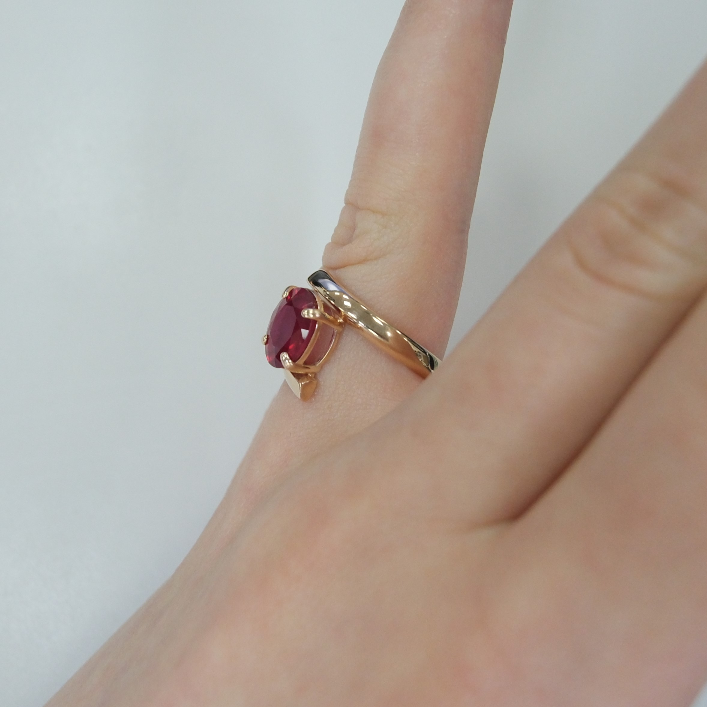 Серебряное кольцо с рубином